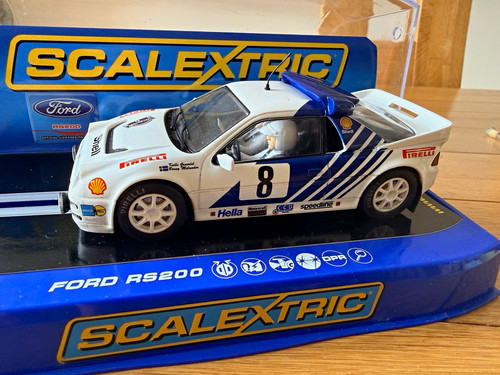 Scalextric ford rs200 rally - scalextric,